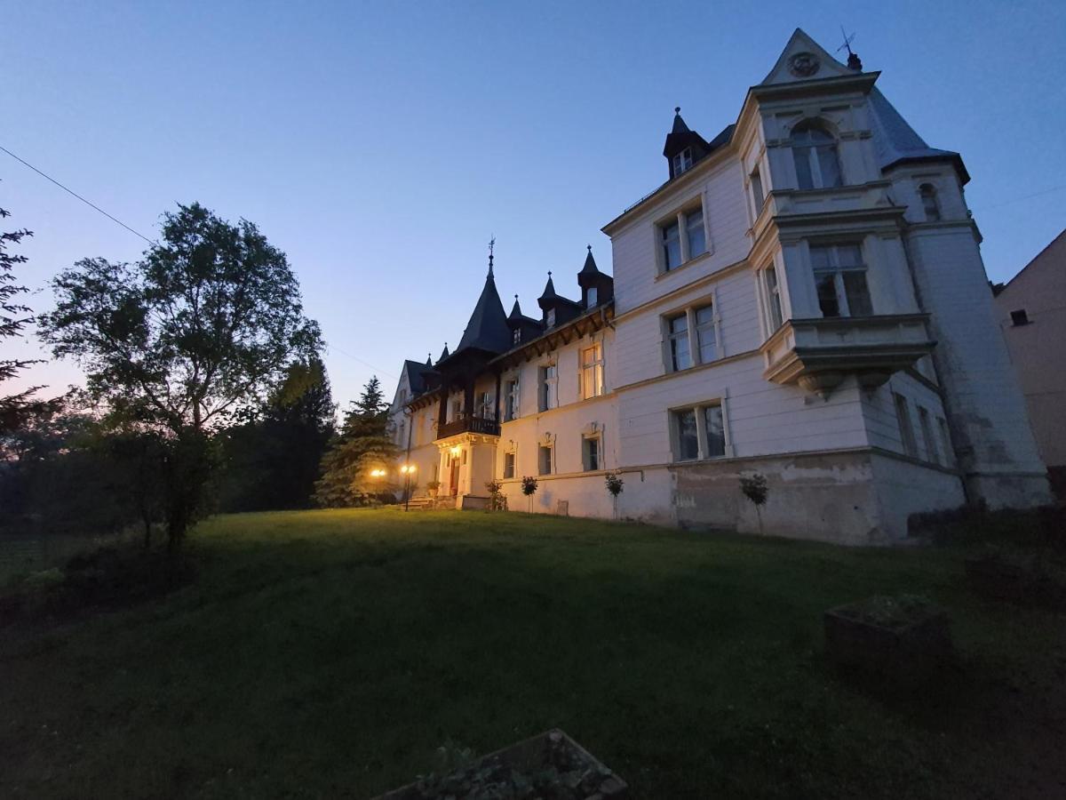 Palac Lawica- Splywy Przelomem Bardzkim Kłodzko Extérieur photo