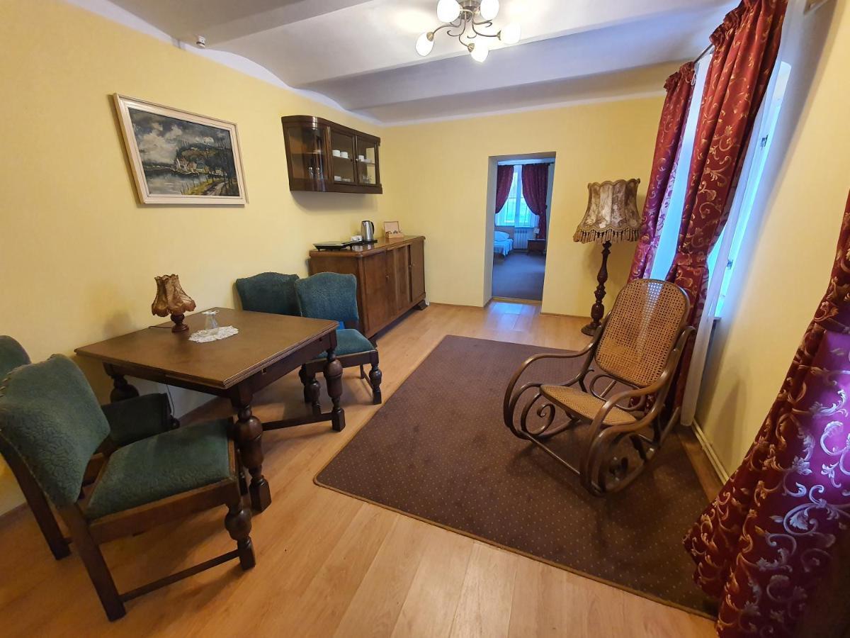 Palac Lawica- Splywy Przelomem Bardzkim Kłodzko Extérieur photo